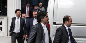 8 Toύρκοι αξιωματικοί