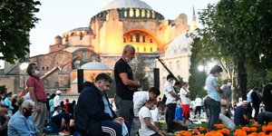 Αγιά Σοφιά έγινε τζαμί