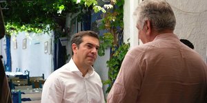 Ο Αλέξης Τσίπρας σε περιοδεία στη Νάξο