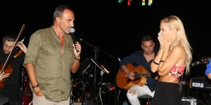 Νίκος Αλιάγας: Ανέβηκε στη σκηνή και τραγούδησε με την Στεφανία Ρίζου!