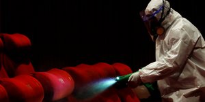 O κορωνοϊός σαρώνει τον πλανήτη -673.909 θάνατοι