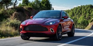 To πρώτο SUV της AstonMartin «περνάει» τη γραμμή παραγωγής