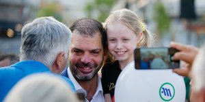 Ο Δήμαρχος Κορυδαλλού στα εγκαίνια της πλατείας Ελευθερίας