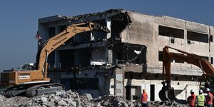Κατεδάφιση κτιρίου στο Ελληνικό