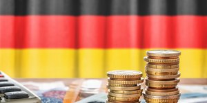 γερμανική σημαία και ευρώ