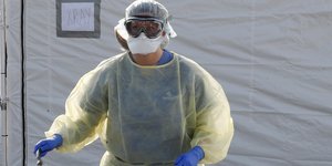 γιατρος στολη κιτρινη σακουλα 