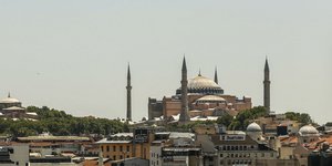 Εικόνα της Αγιά Σοφιάς στην Κωνσταντινούπολη από τον Βόσπορο