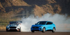 H Ford παρουσιάζει την ηλεκτρική Mustang με 1.400 άλογα