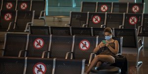 Γυναίκα στην Ιταλία την περίοδο του κορωνοιού