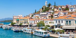 καραβακια στο λιμανι του Πόρου