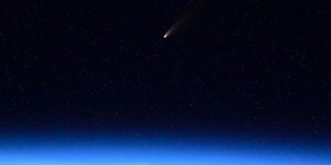 Ολοένα πιο ορατός και από την Ελλάδα ο νέος κομήτης