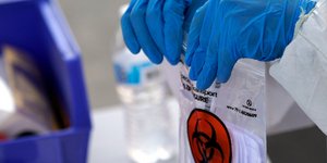 κορωνοϊός φάκελος