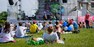 συναυλια γρασιδι σκηνη 