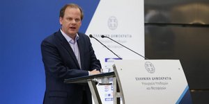 Ο Κώστας Καραμανλής από τα εγκαίνια του νέου σταθμού Μετρό στη Νίκαια