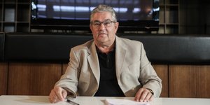 Κουτσουμπας μπεζ σακακι 