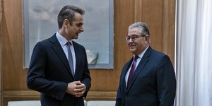 Κυριάκος Μητσοτάκης και Δημήτρης Κουτσούμπας