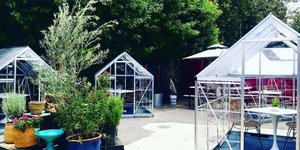 Ιδιωτικά θερμοκήπια στον κήπο εστιατορίου στο Λος Άντζελες
