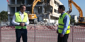 Ο Κυριάκος Μητσοτάκης και ο Οδυσσέας Αθανασίου, διευθύνων σύμβουλος της Lamda Development στο Ελληνικό