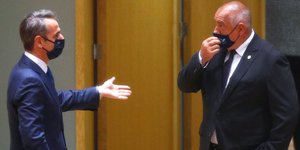 Κυριάκος Μητσοτάκης και Μπόικο Μπορίσοφ στη σύνοδο κορυφής της ΕΕ με μάσκες