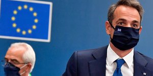 Μητσοτάκης στη Σύνοδο Κορυφής με μάσκα