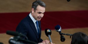 Ο Μητσοτάκης μιλά στους δημοσιογράφους