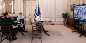 Τηλεδιάσκεψη υπό τον Μητσοτάκη για τον κορωνοϊό