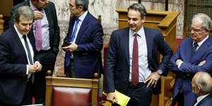 Πέρασε στη βουλή το νομοσχέδιο για τις πορείες