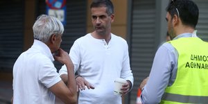 μπακογιαννης συζητα με δυο 