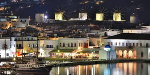 Η Μύκονος τη νύχτα