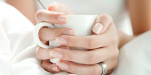 Νύχια σπασμένα, χέρι