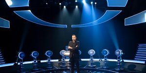 Ο Τάσος Τρύφωνος στο στούντιο της εκπομπής «Ο Πιο Αδύναμος Κρίκος»