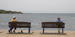 Συζήτηση στην παραλία