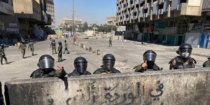 αστυνομία στην πλατεία Ταχρίρ του Ιράκ