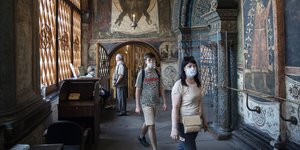 Ρωσία κόσμος με μάσκα για κορωνοϊό