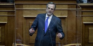Ο πρώην πρωθυπουργός Αντώνης Σαμαράς στη βουλή