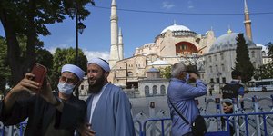 σελφι μπροστα στην Αγία Σοφία