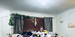 Σωρός με ασιδέρωτα ρούχα