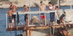 Bασίλης Σπανούλης-Ολυμπία Χοψονίδου: Στην παραλία με τα παιδιά τους