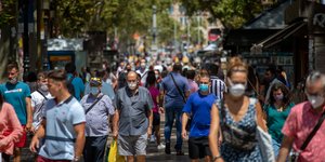 Πολίτες με μάσκες