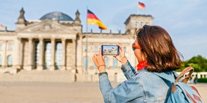 Τουρίστρια στη Γερμανία βγάζει φωτογραφία