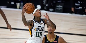 O Κλάρκσον κάνει λέι απ στο ματς Γιούτα- Νέα Ορλεάνη