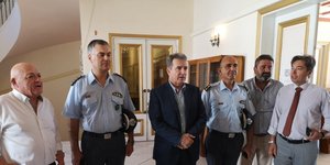 Ο Μιχάλης Χρυσοχοΐδης στη Ζάκυνθο με τα στελέχη της ΕΛΑΣ