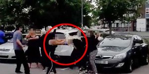 Ξύλο ανάμεσα σε γυναίκες στο Εσεξ της Βρετανίας