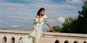 γυναίκα με φόρεμα Zara