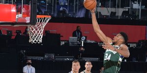 Ο Γιάννης Αντετοκούνμπο έτοιμος να σκοράρει