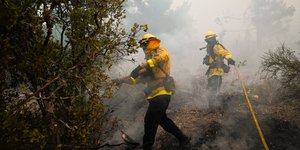 Πυροσβέστες στη φωτιά στην Καλιφόρνια