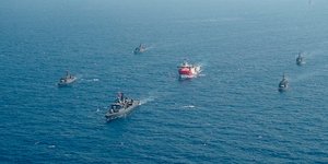 To Oruc Reis και τα τουρκικά σκάφη συνοδείας του