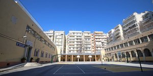 αδειο προαυλιο