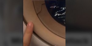 Η ρωγμή στο παράθυρο του αεροπλάνου