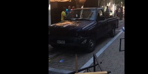 Αυτοκίνητο παρέσυρε τραπεζοκαθίσματα στη Καβάλα